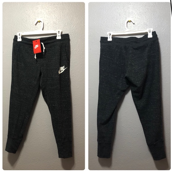 Nike Pants - NWT Nike Gym Vintage Capris Size S